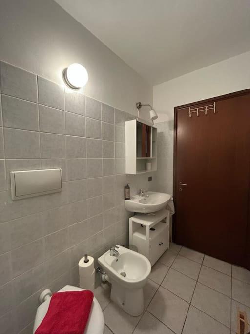 Gezellig Appartement Met Gedeeltelijk Meerzicht Acquaseria Exterior photo